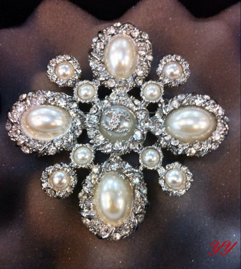 Spilla Chanel Modello 182
